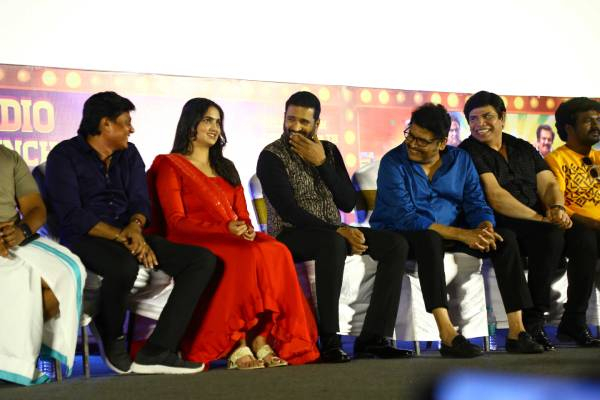 அவித்த முட்டையிலேயே ஆம்லேட் போடுவார் இயக்குநர் கல்யாண் – சந்தானம்