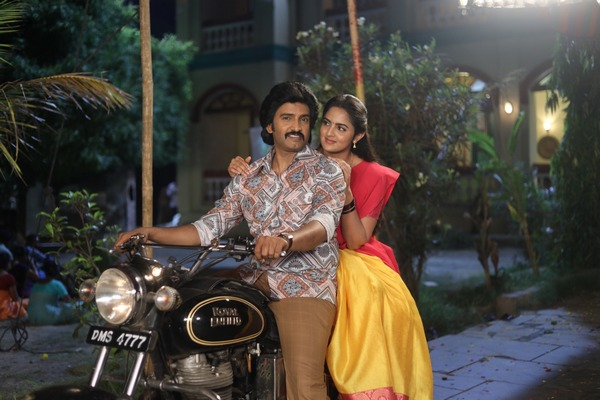 80ஸ் பில்டப் – விமர்சனம்