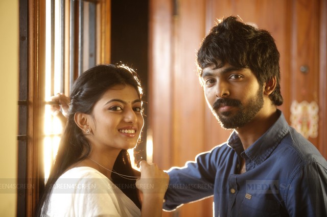 Enakku Innoru Per Irukku Movie Review