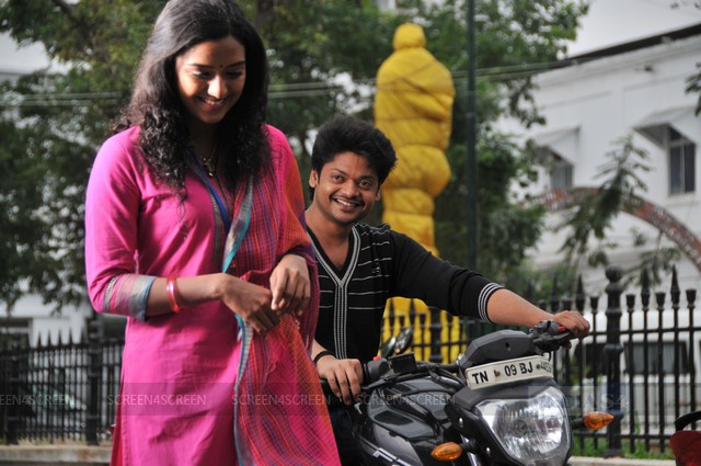 என்னுள் ஆயிரம் – விமர்சனம்