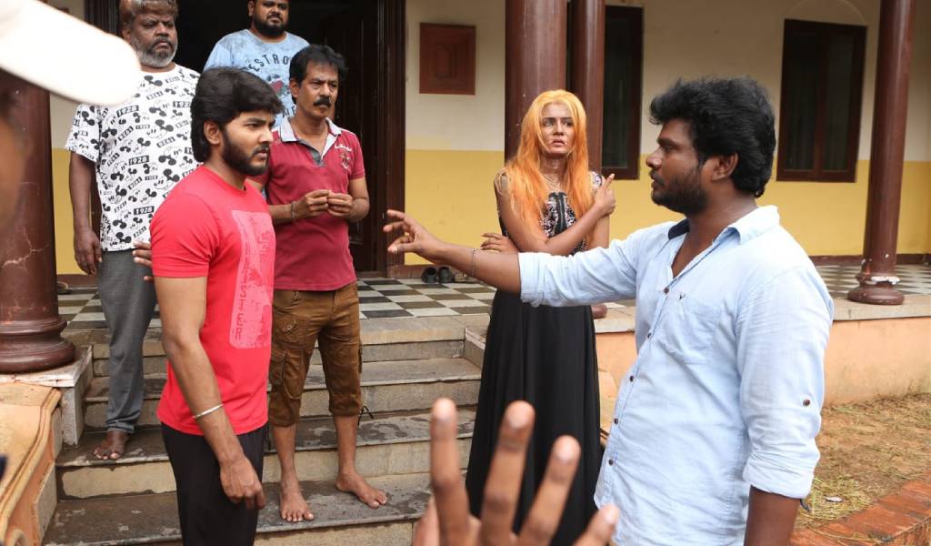 டிக்கெட் விலையில் தள்ளுபடி கொடுக்கும் ’பேய காணோம்’ படக்குழு