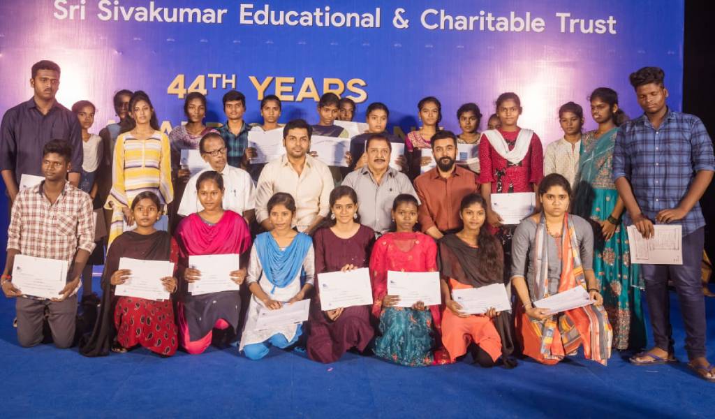 14 ஆண்டுகளில் 5200 மாணவ மாணவியர்களின் கல்வி தரத்தை உயர்த்தியிருக்கிறோம் – சூர்யா!