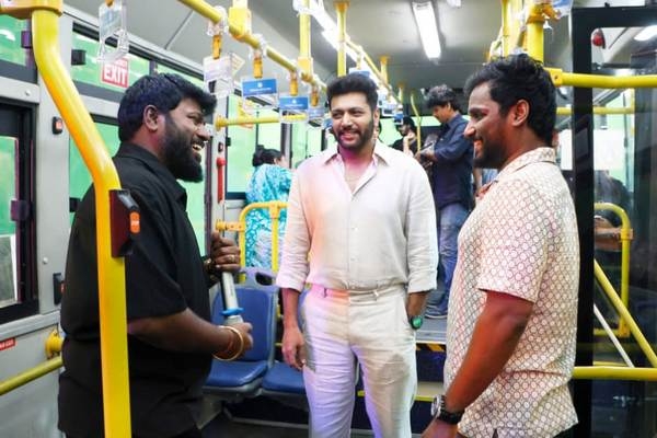 ‘பென்ஸ்’ படப்பிடிப்பில் இணைந்த ரவி மோகன்