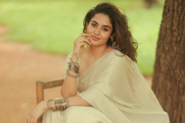 சவால்களை கொண்ட படம் ‘பிளாக்மெயில்’ – நடிகை தேஜூ அஸ்வினி