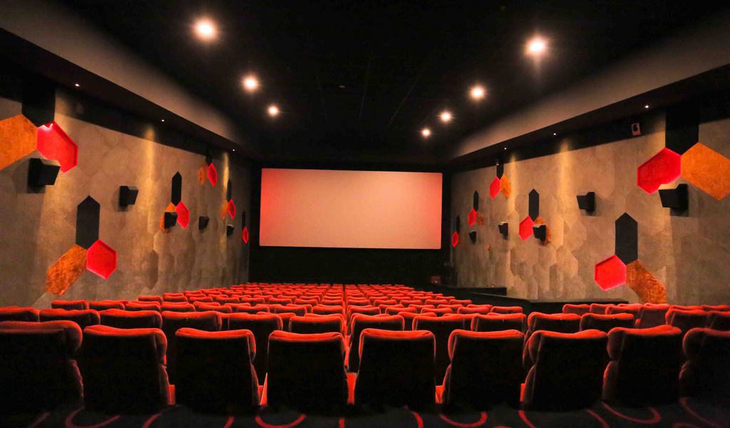 ஆகஸ்ட் 23 முதல் தமிழ்நாட்டில் தியேட்டர்களைத் திறக்க அனுமதி