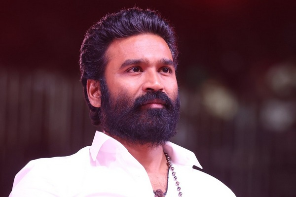 அனைத்தையும் குறைச் சொல்ல ஒரு கூட்டம் இருக்கிறது: தனுஷ் வேதனை