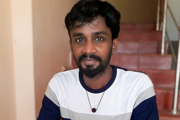இயக்குநராகும் நடிகர் தீனா
