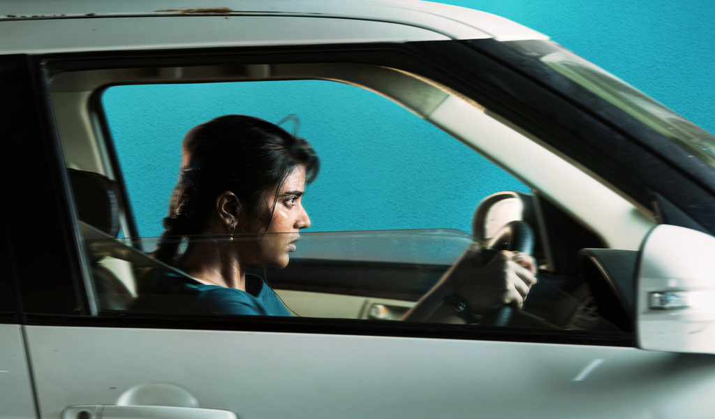 டிரைவர் ஜமுனா – விமர்சனம்