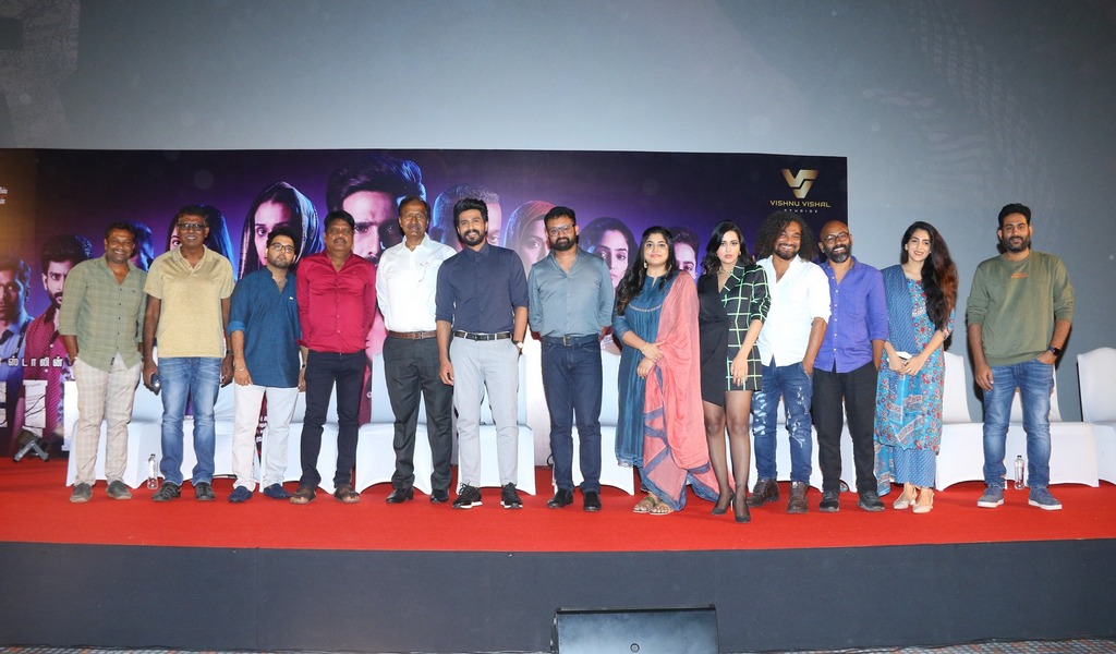 விஷ்ணு விஷால் நடித்த ‘எப்ஐஆர்’ படத்தைப் பாராட்டிய தனுஷ்