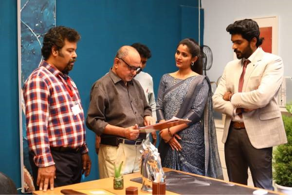 செல்லமே பட இயக்குனர் காந்தி கிருஷ்ணா இயக்கும் பிரேக் பாஸ்ட்