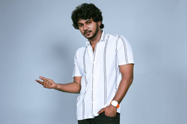 சினிமாவில் அறிமுகமான பிரபல பத்திரிகையாளரின் மகன்