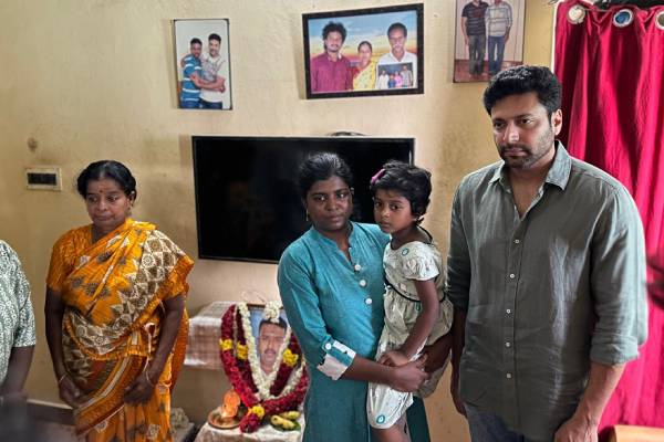 ரசிகர் மரணம், வீட்டுக்கு சென்று ஆறுதல் கூறிய நடிகர் ஜெயம் ரவி