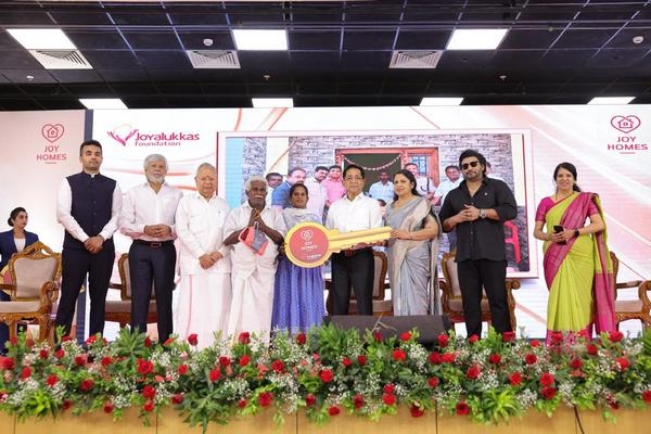50 குடும்பத்தினருக்கு வீடு கட்டித் தந்த ஜோஸ் ஆலுக்காஸ் அறக்கட்டளை