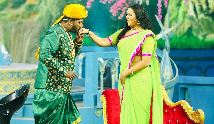 கலர்ஸ் தமிழ் – ‘கன்னித் தீவு’ நிகழ்ச்சியில் நமீதா
