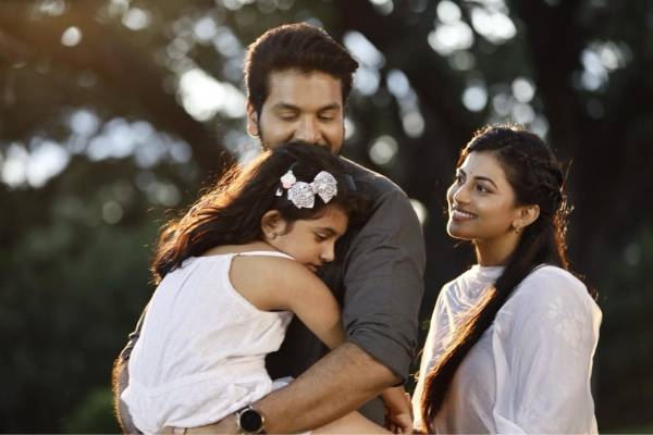 ஏப்ரல் 5ல் ரிலீஸாகும் ஒயிட் ரோஸ்