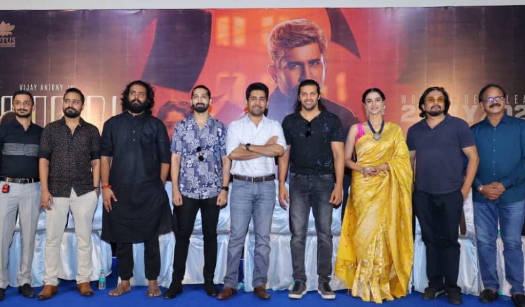  ரித்திகா எனக்கு தங்கச்சி – விஜய் ஆண்டனி!