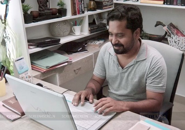 லென்ஸ் – விமர்சனம்