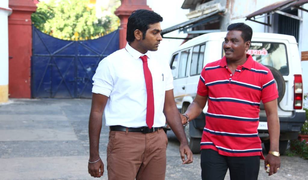 தனுஷின் அநேக படங்களுக்கு நான் தான்… மனம் திறக்கும் மேனேஜர் குமரன்!