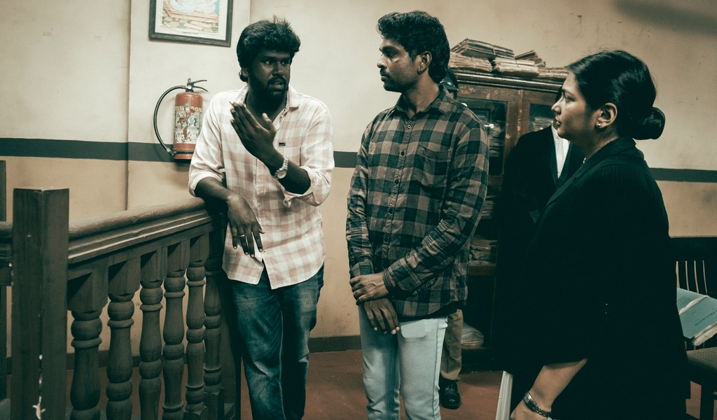 பரோல் – குடும்பப் பின்னணியில் ஒரு எமோஷனல் கதை