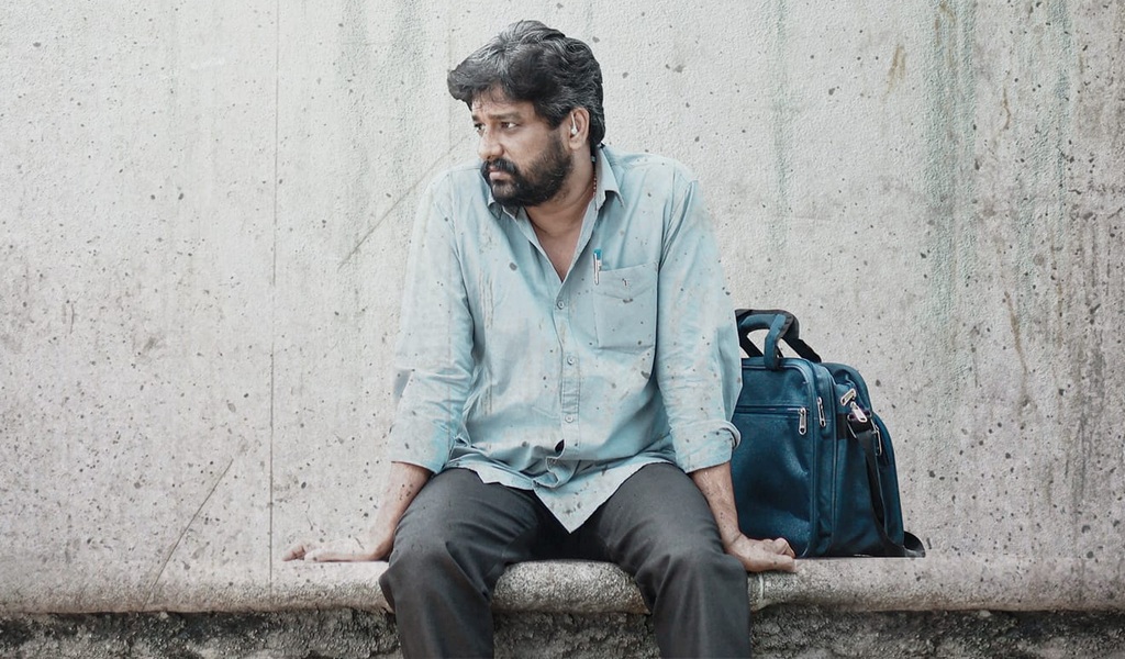 பயணிகள் கவனிக்கவும் – விமர்சனம்