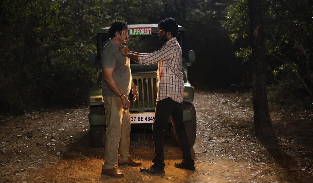 ரெட் சான்டல்வுட் – விமர்சனம்
