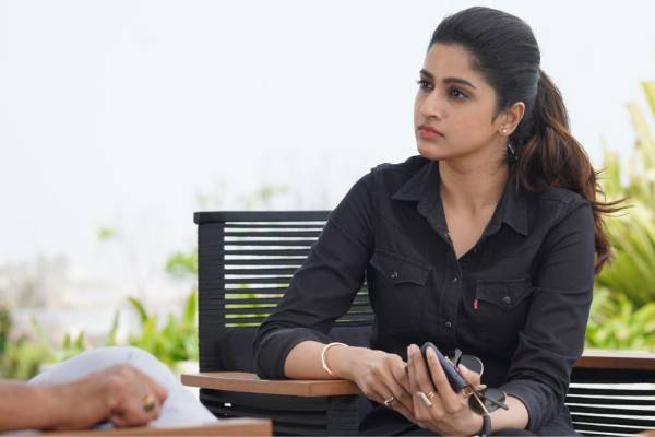 U/A சான்றிதழ் பெற்ற “றெக்கை முளைத்தேன்”