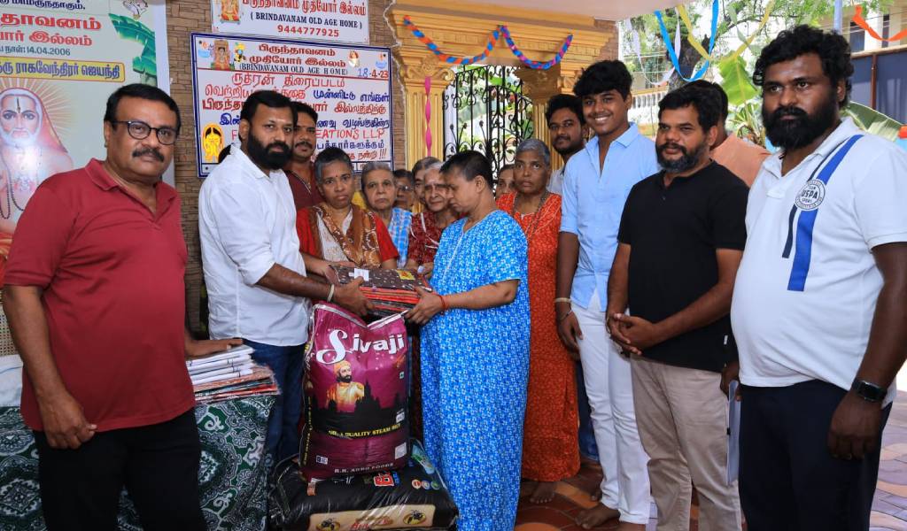 ’ருத்ரன்’ வெற்றியை முதியோர் இல்லத்தில் கொண்டாடிய படக்குழு!