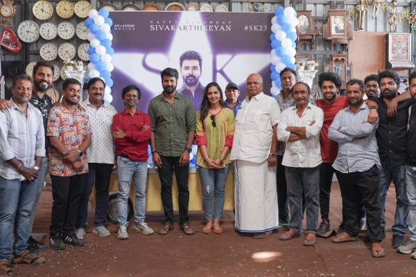 படப்பிடிப்பு தளத்தில் பிறந்தநாளை கொண்டாடிய சிவகார்த்திகேயன்