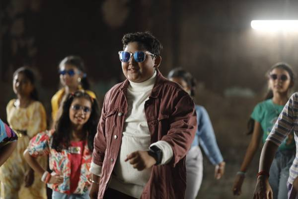 Sofa Boy கலக்கும் “ஸ்கூல் லீவ் விட்டாச்சு” ஆல்பம் பாடல்