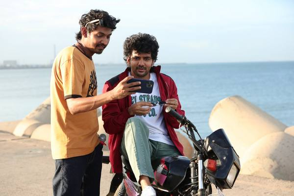 ’ஸ்டார்’ வெளியீடு: படக்குழுவினரின் திட்டம் என்ன?