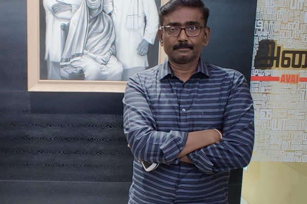 தமிழ்த் தலைப்புகள் எங்கே ?, இயக்குனர் வசந்தபாலன் வருத்தம்