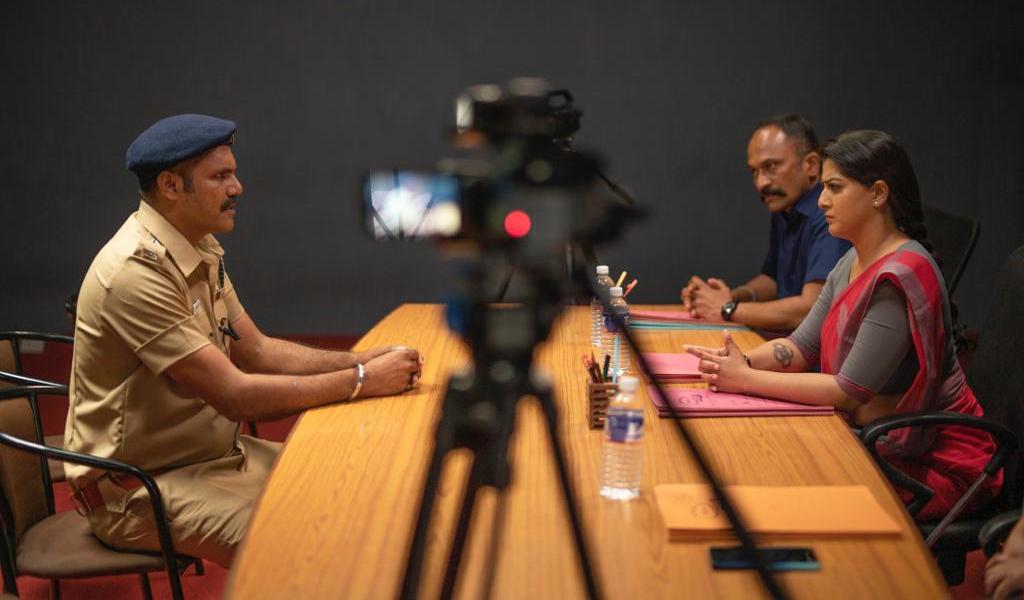 வி 3 – விமர்சனம்