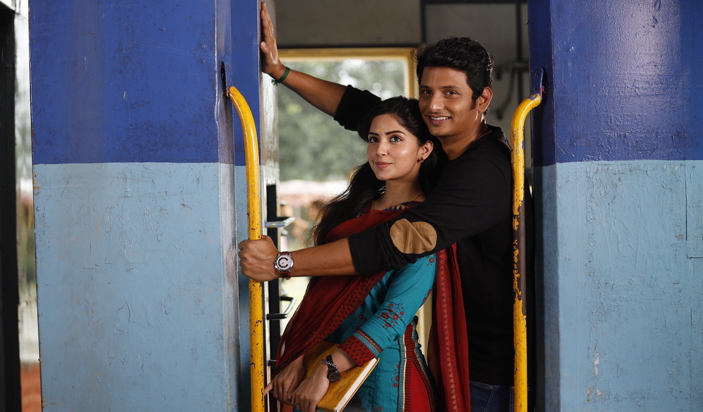 வரலாறு முக்கியம் – விமர்சனம்