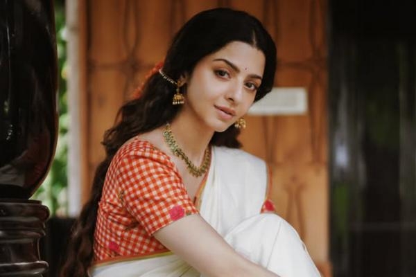 புதிய பரிமாணத்தில் களமிறங்கும் நடிகை வேதிகா!
