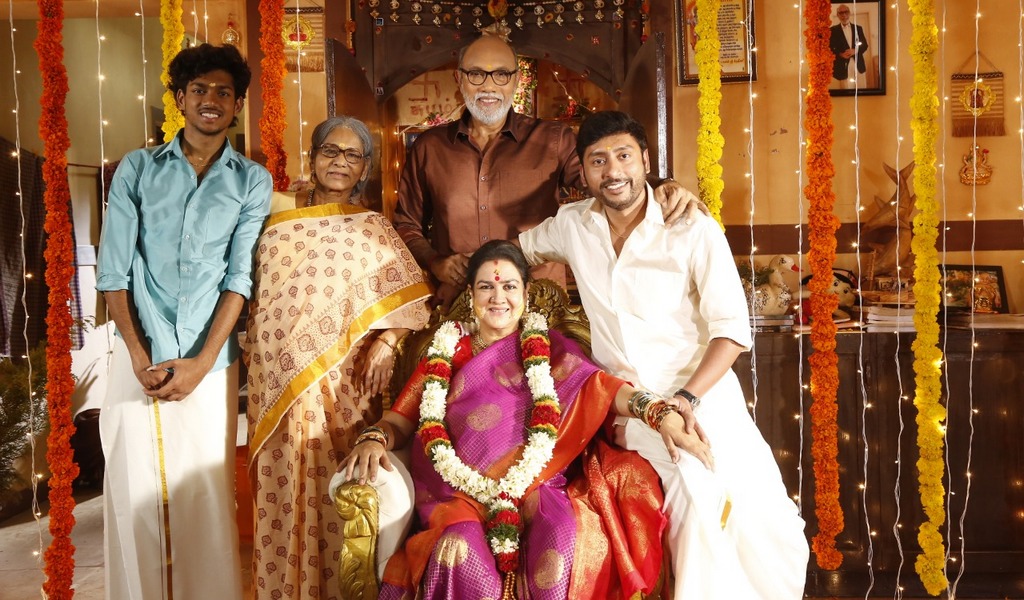 ‘வீட்ல விசேஷம்’, அனைவரையும் திருப்திப்படுத்தும் – ஊர்வசி