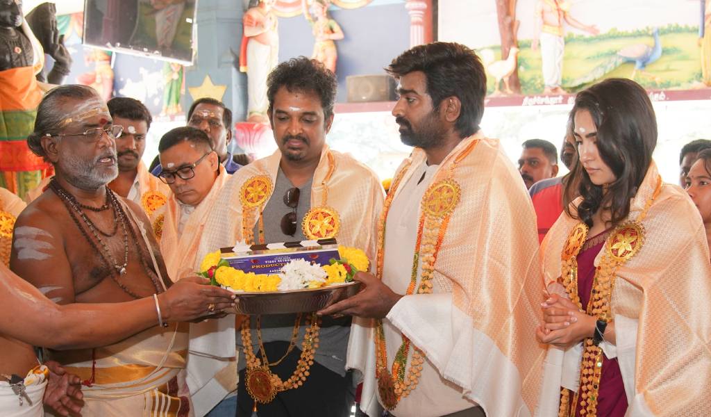 மலேசியாவில் பூஜையுடன் துவங்கிய விஜய் சேதுபதி படம்!