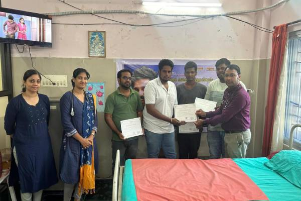 விஷ்ணு விஷால் பிறந்த நாளை கொண்டாடிய ரசிகர்கள்