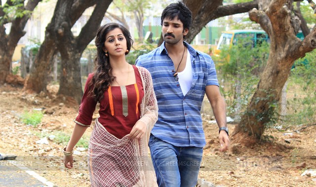 Yagavarayinum Naa Kaakka – Review