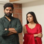 கருணாஸ். வெற்றி இணைந்து நடிக்கும் ‘ரேவன்’ ;